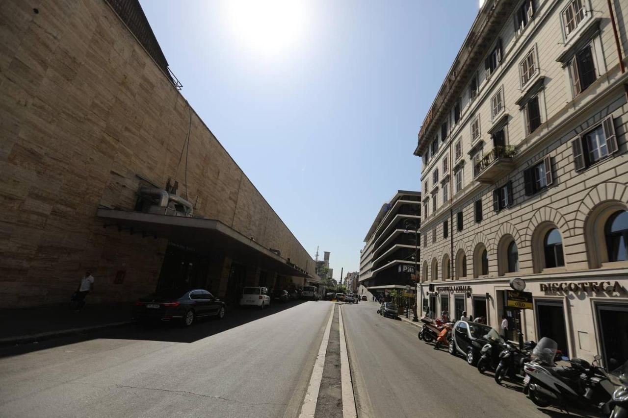 Appartamento Vicino Stazione Termini E Colosseo Rom Exterior foto